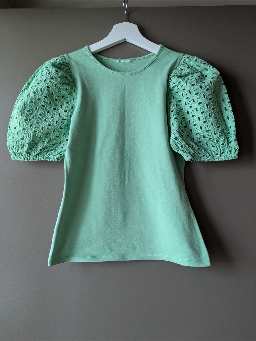 H&M Mint Green Eyelet Embroidered Puff Sleeve Top Size Small Summer Cottagecore